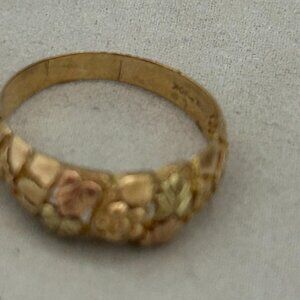 Black Hills Gold Ring Vintage size 7.5